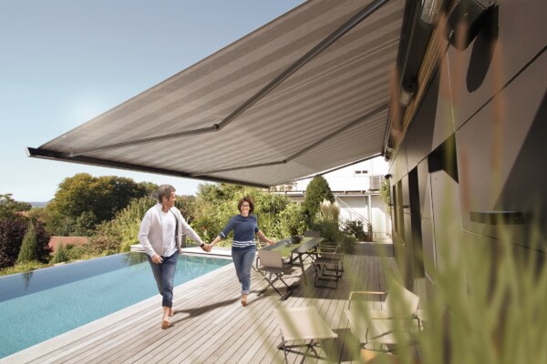 kadeco_markise_230_terrasse_grau_druck